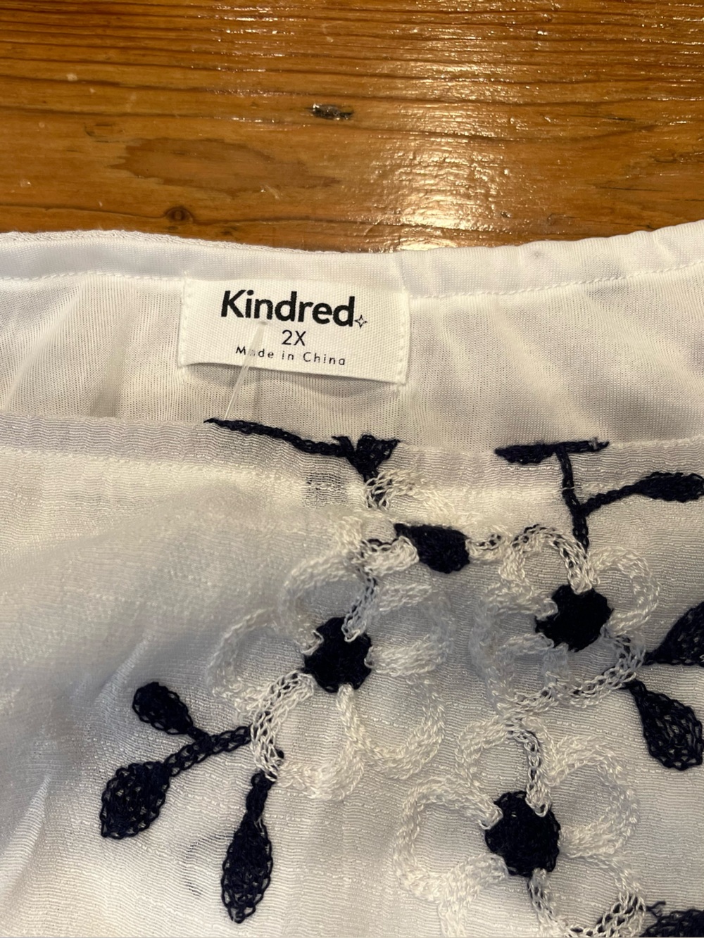 Kindred Maxi Dress Navy Floral Embroidery Puff Sleeves Ruffle Skirt NWT - Picture 8 of 8